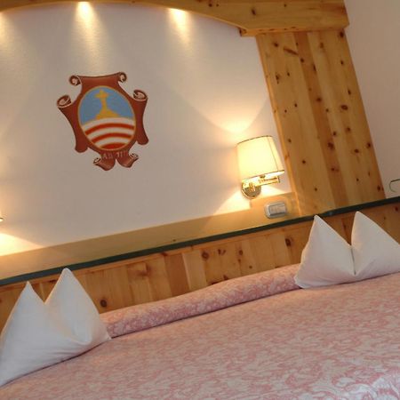 La Roccia Wellness Hotel Cavalese Buitenkant foto